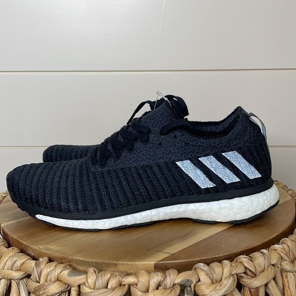 NEW Adidas Tennis Shoe size 6.5 - Picture 3 of 7